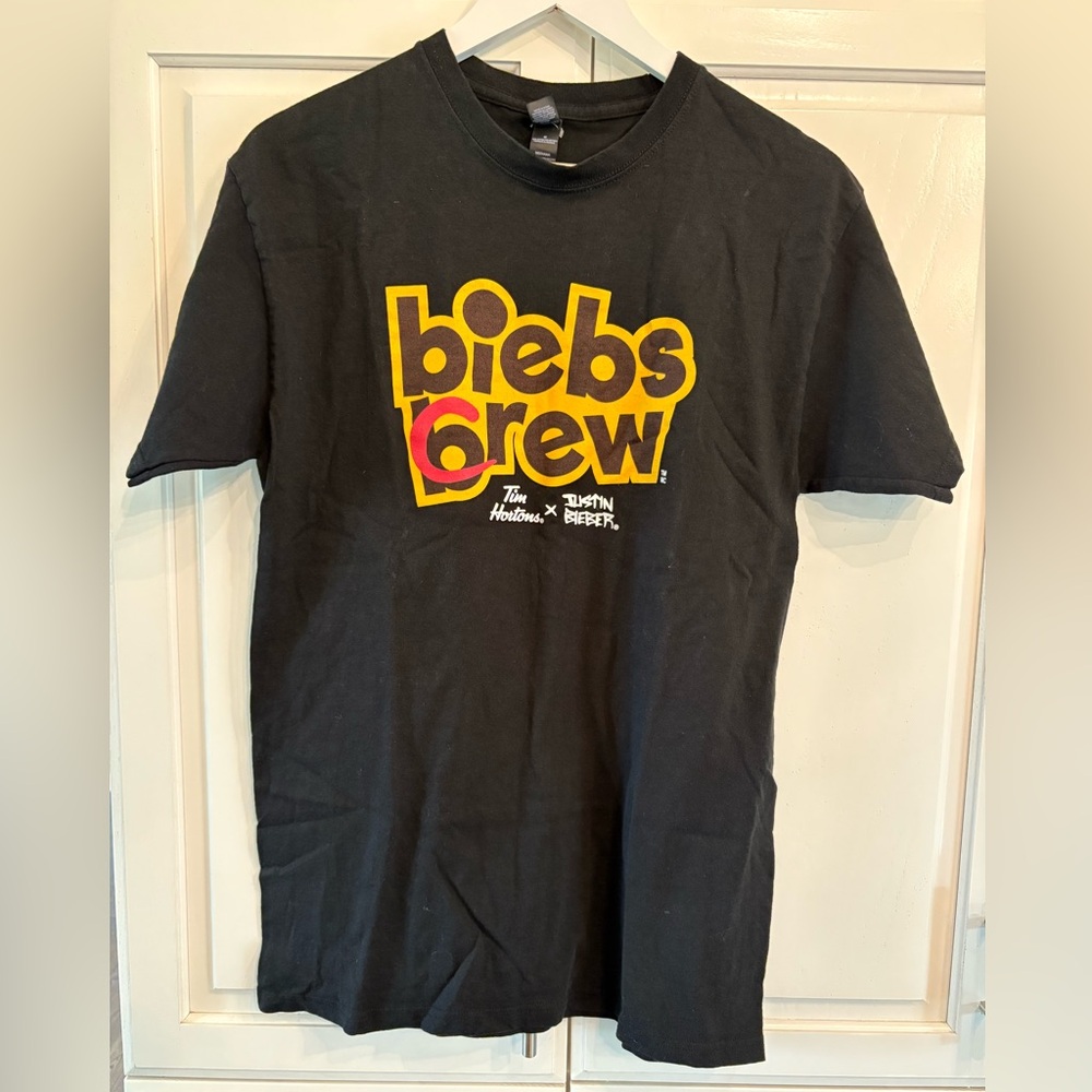 BNWOT - BIEBS BREW TIM HORTONS - JUSTIN BIEBER T-SHIRT Size Medium